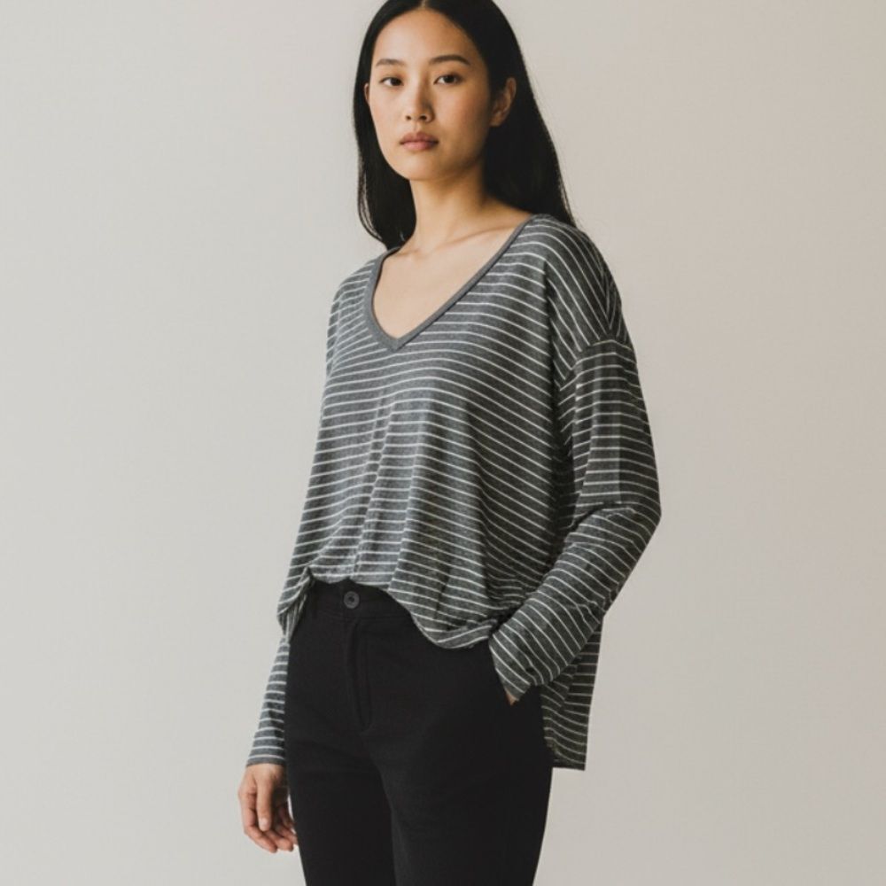 American Eagle Soft and Sexy V-neck Striped Long Sleeve Tee Top Side Slits sz M